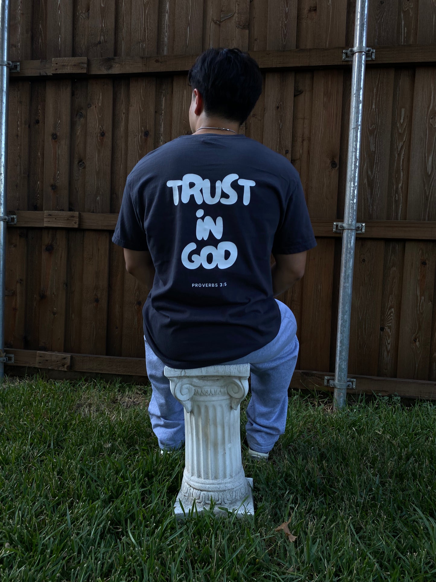 Trust In God | T-Shirt