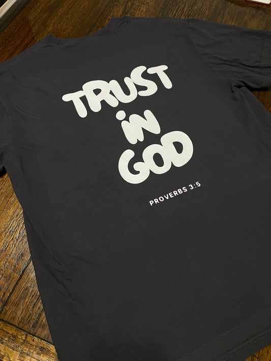 Trust In God | T-Shirt